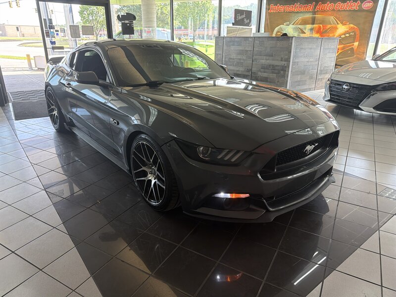 2017 Ford Mustang GT - Photo 4 - Hamilton, OH 45015