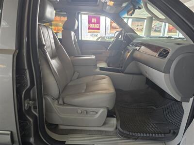 2012 GMC Yukon SLT-XL 4DR SUV - Photo 18 - Hamilton, OH 45015