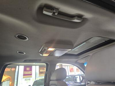 2012 GMC Yukon SLT-XL 4DR SUV - Photo 22 - Hamilton, OH 45015