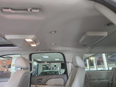 2012 GMC Yukon SLT-XL 4DR SUV - Photo 15 - Hamilton, OH 45015