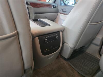 2012 GMC Yukon SLT-XL 4DR SUV - Photo 14 - Hamilton, OH 45015