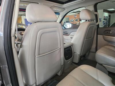 2012 GMC Yukon SLT-XL 4DR SUV - Photo 11 - Hamilton, OH 45015