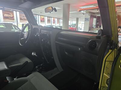 2008 Jeep Wrangler SAHARA UNLIMITED 4DR SUV 4X4   - Photo 12 - Hamilton, OH 45015