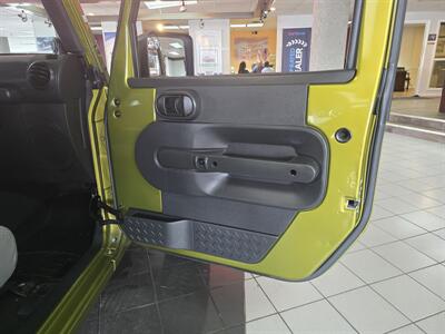 2008 Jeep Wrangler SAHARA UNLIMITED 4DR SUV 4X4   - Photo 11 - Hamilton, OH 45015
