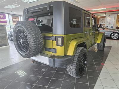 2008 Jeep Wrangler SAHARA UNLIMITED 4DR SUV 4X4   - Photo 4 - Hamilton, OH 45015