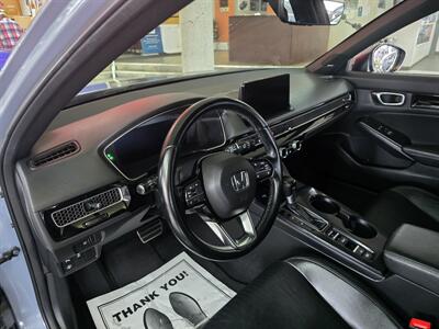 2022 Honda Civic Sport Touring 4DR HATCHBACK   - Photo 8 - Hamilton, OH 45015