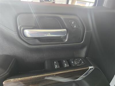 2021 Chevrolet Silverado 1500 RST 4DR CREW CAB 4X4   - Photo 17 - Hamilton, OH 45015