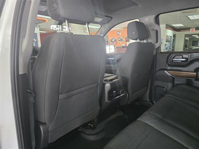 2021 Chevrolet Silverado 1500 RST 4DR CREW CAB 4X4   - Photo 10 - Hamilton, OH 45015