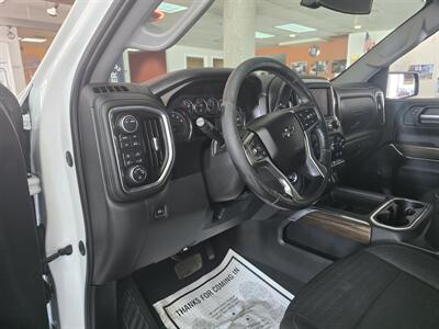 2021 Chevrolet Silverado 1500 RST 4DR CREW CAB 4X4   - Photo 7 - Hamilton, OH 45015