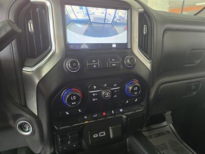 2021 Chevrolet Silverado 1500 RST 4DR CREW CAB 4X4   - Photo 22 - Hamilton, OH 45015