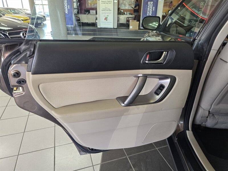 2009 Subaru Outback 2.5i Special Edition - Photo 10 - Hamilton, OH 45015