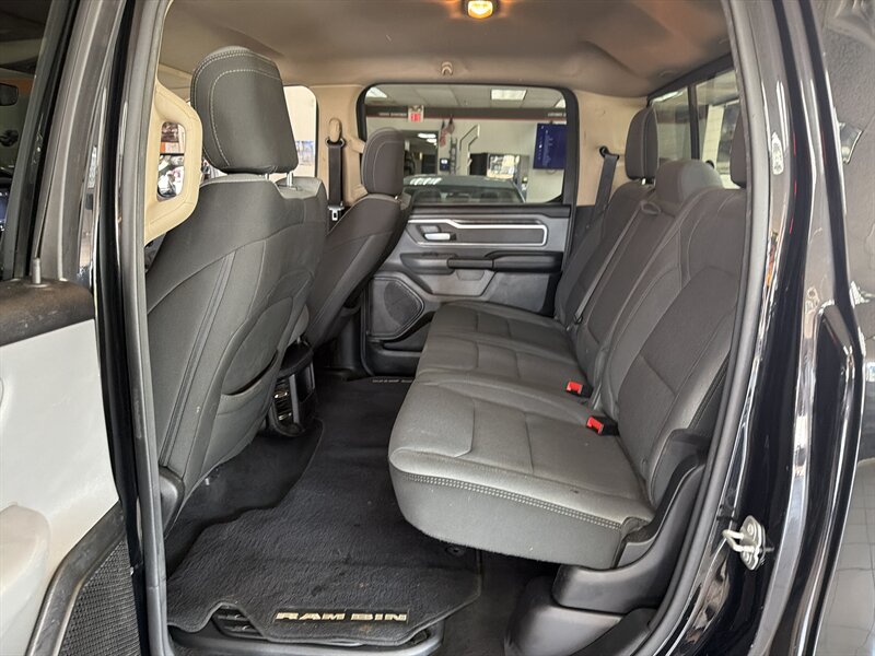 2020 RAM 1500 Big Horn/CREW CAB/HEMI/4X4 - Photo 17 - Hamilton, OH 45015