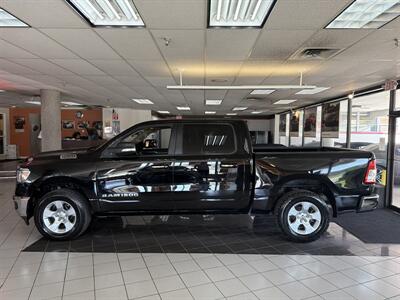 2020 RAM 1500 Big Horn/CREW CAB/HEMI/4X4 - Photo 2 - Hamilton, OH 45015