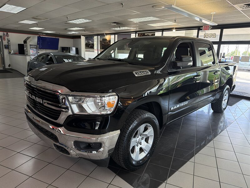 2020 RAM 1500 Big Horn/CREW CAB/HEMI/4X4   - Photo 1 - Hamilton, OH 45015