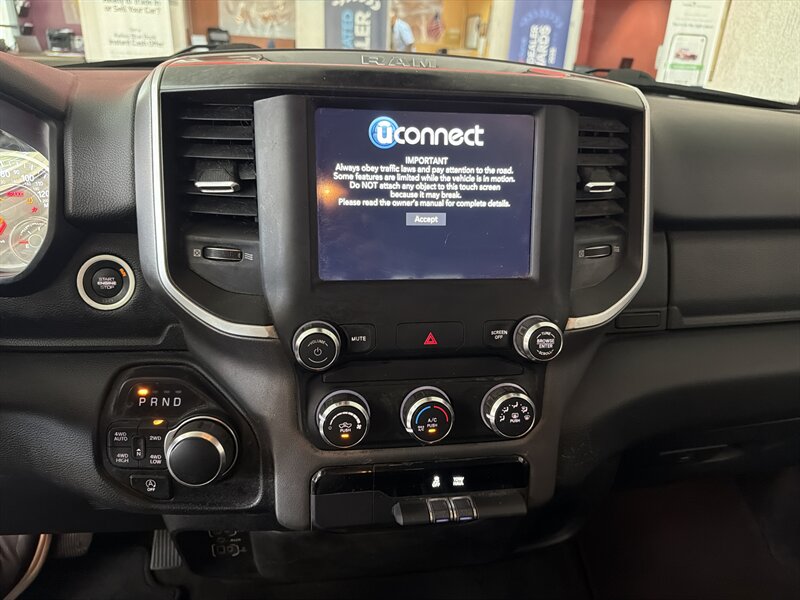 2020 RAM 1500 Big Horn/CREW CAB/HEMI/4X4 - Photo 13 - Hamilton, OH 45015