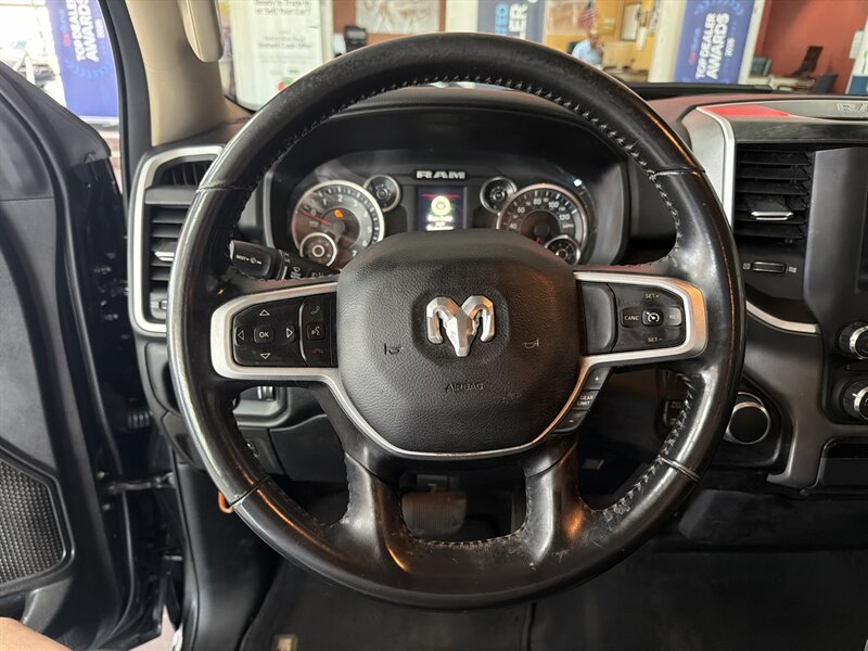 2020 RAM 1500 Big Horn/CREW CAB/HEMI/4X4 - Photo 12 - Hamilton, OH 45015