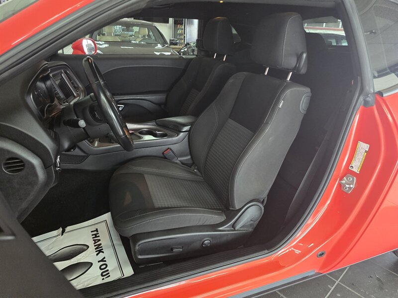 2023 Dodge Challenger SXT - Photo 10 - Hamilton, OH 45015