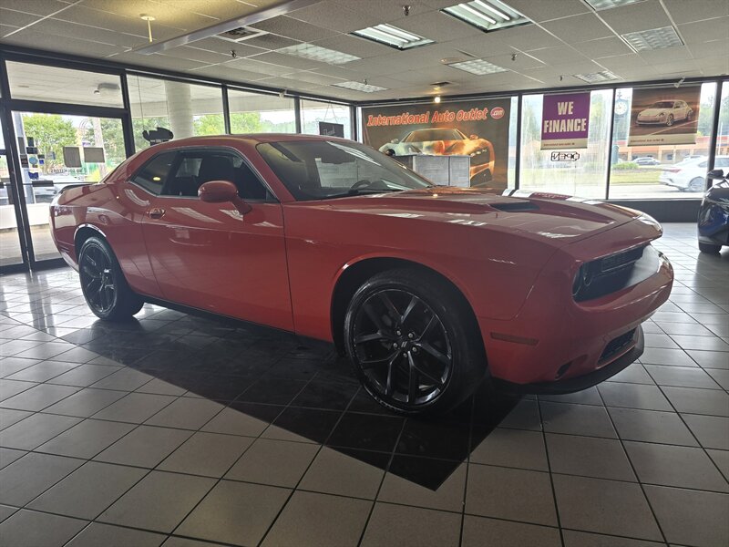 2023 Dodge Challenger SXT - Photo 4 - Hamilton, OH 45015