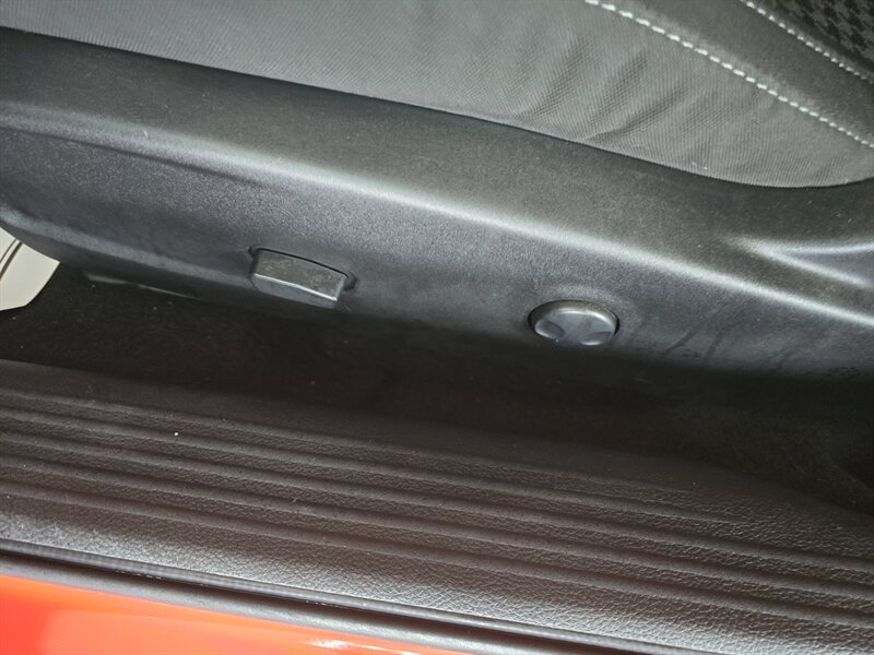2023 Dodge Challenger SXT - Photo 18 - Hamilton, OH 45015