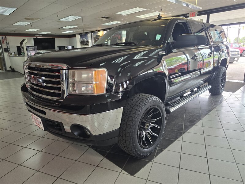 2011 GMC Sierra 1500 SLE-CREW CAB-4X4/ALL TERRAIN/Z71   - Photo 1 - Hamilton, OH 45015