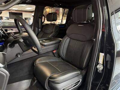 2024 Jeep Wagoneer Obsidian - Photo 10 - Hamilton, OH 45015