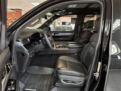 2024 Jeep Wagoneer Obsidian - Photo 9 - Hamilton, OH 45015