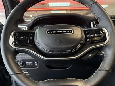 2024 Jeep Wagoneer Obsidian - Photo 14 - Hamilton, OH 45015