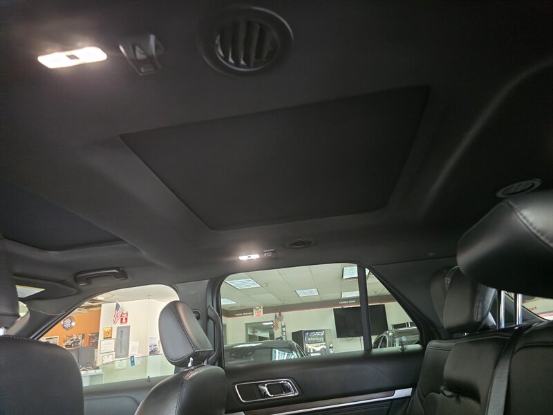 2019 Ford Explorer Limited 4DR SUV 4X4 - Photo 14 - Hamilton, OH 45015