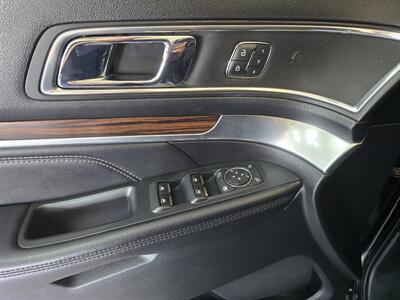 2019 Ford Explorer Limited 4DR SUV 4X4 - Photo 22 - Hamilton, OH 45015