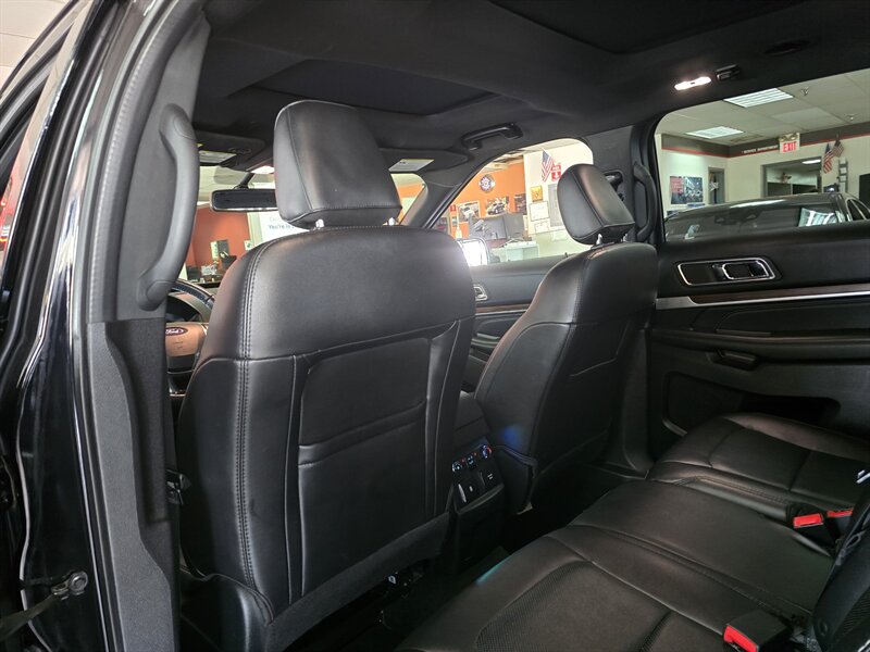 2019 Ford Explorer Limited 4DR SUV 4X4 - Photo 11 - Hamilton, OH 45015