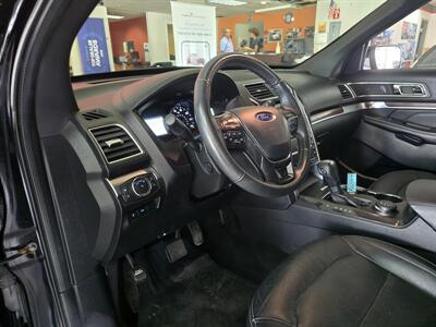 2019 Ford Explorer Limited 4DR SUV 4X4 - Photo 8 - Hamilton, OH 45015