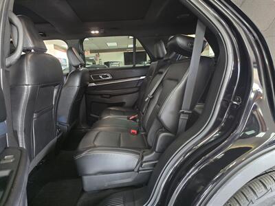 2019 Ford Explorer Limited 4DR SUV 4X4 - Photo 12 - Hamilton, OH 45015