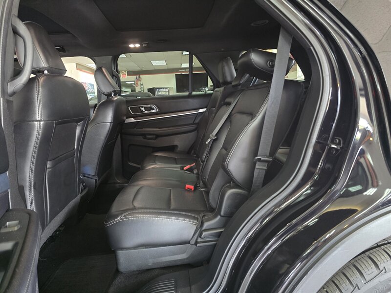 2019 Ford Explorer Limited 4DR SUV 4X4 - Photo 12 - Hamilton, OH 45015