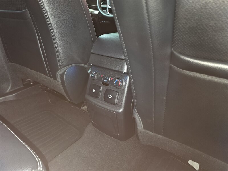 2019 Ford Explorer Limited 4DR SUV 4X4 - Photo 19 - Hamilton, OH 45015