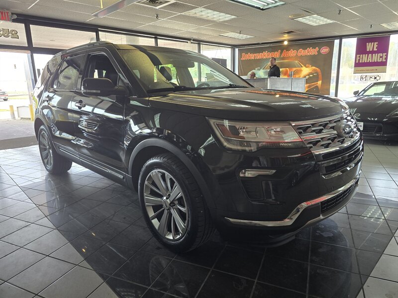 2019 Ford Explorer Limited 4DR SUV 4X4 - Photo 3 - Hamilton, OH 45015