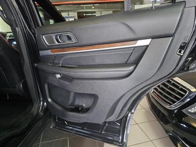 2019 Ford Explorer Limited 4DR SUV 4X4 - Photo 18 - Hamilton, OH 45015