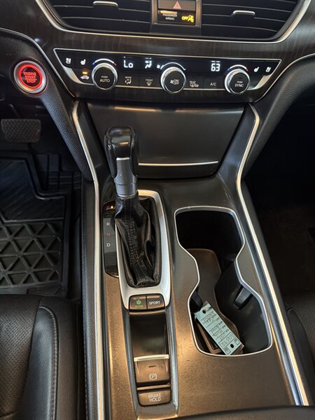 2018 Honda Accord Touring - Photo 18 - Hamilton, OH 45015