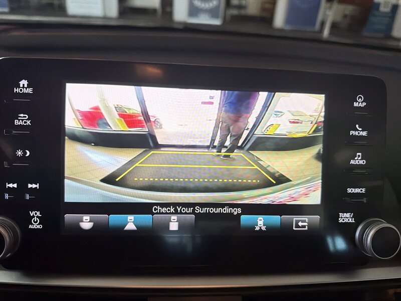 2018 Honda Accord Touring - Photo 17 - Hamilton, OH 45015