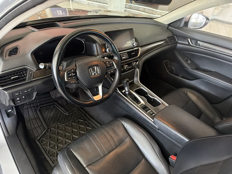 2018 Honda Accord Touring - Photo 11 - Hamilton, OH 45015