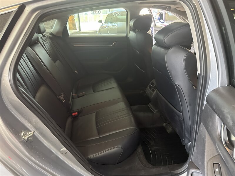 2018 Honda Accord Touring - Photo 24 - Hamilton, OH 45015