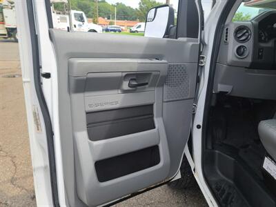 2012 Ford E-Series Cargo E-350 SD 3DR EXTENDED CARGO VAN WEELCHAIR RAMP   - Photo 7 - Hamilton, OH 45015