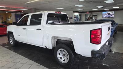 2018 Chevrolet Silverado 1500 LS 4dr Crew Cab/W/T   - Photo 9 - Hamilton, OH 45015