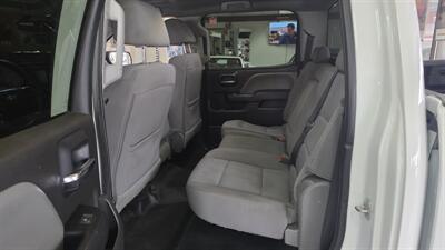 2018 Chevrolet Silverado 1500 LS 4dr Crew Cab/W/T   - Photo 19 - Hamilton, OH 45015