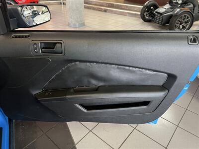 2010 Ford Mustang V6 Premium 2DR COUPE   - Photo 23 - Hamilton, OH 45015