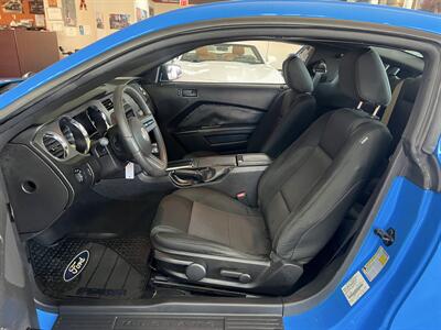 2010 Ford Mustang V6 Premium 2DR COUPE   - Photo 9 - Hamilton, OH 45015