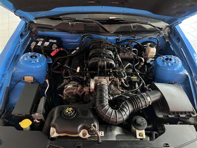 2010 Ford Mustang V6 Premium 2DR COUPE   - Photo 25 - Hamilton, OH 45015