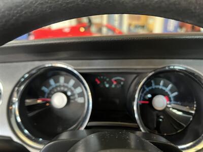 2010 Ford Mustang V6 Premium 2DR COUPE   - Photo 12 - Hamilton, OH 45015
