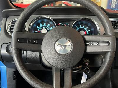 2010 Ford Mustang V6 Premium 2DR COUPE   - Photo 14 - Hamilton, OH 45015