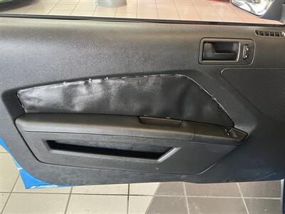 2010 Ford Mustang V6 Premium 2DR COUPE   - Photo 17 - Hamilton, OH 45015