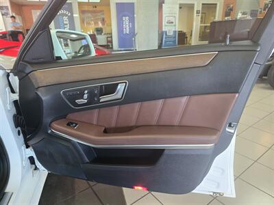 2014 Mercedes-Benz E 350 Sport 4MATIC   - Photo 12 - Hamilton, OH 45015